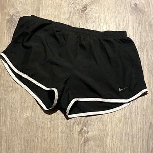GUC Nike shorts M